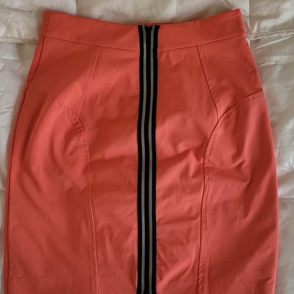 MILLY mini skirt with back zipper. Coral. Size 6. Unworn - Picture 2 of 9